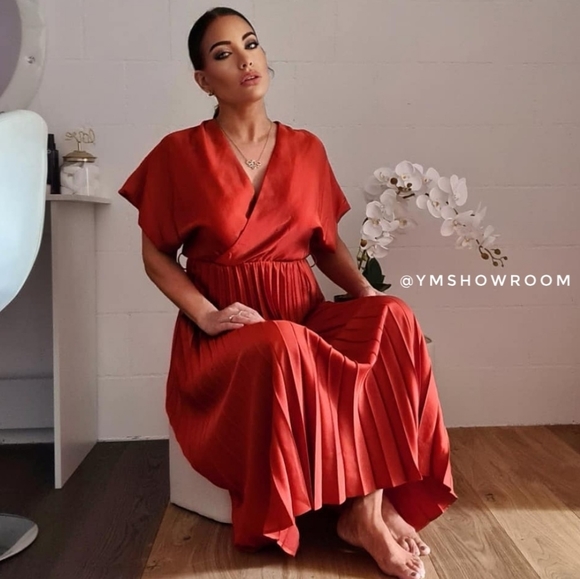 MANGO Pleated midi dress - Picture 3 of 9